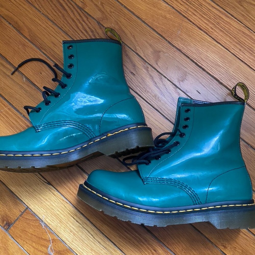 NWOT 1460 Women's Green Patent Leather Dr. Martens